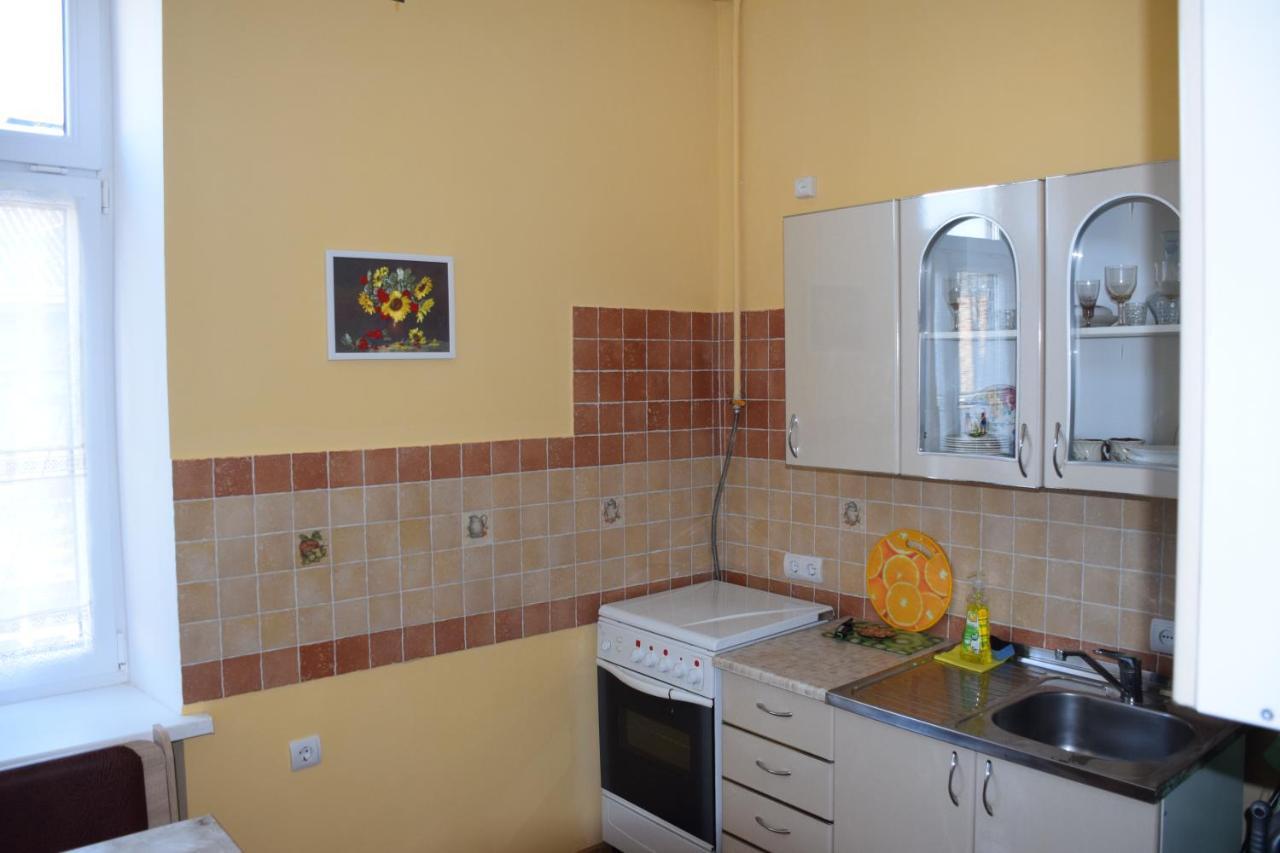 Apartment Orgelsaal Chernivtsi Exterior photo